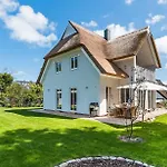 Hyggelig Hus 부스트로우