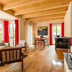 펜션 Hyggelig Hus 부스트로우